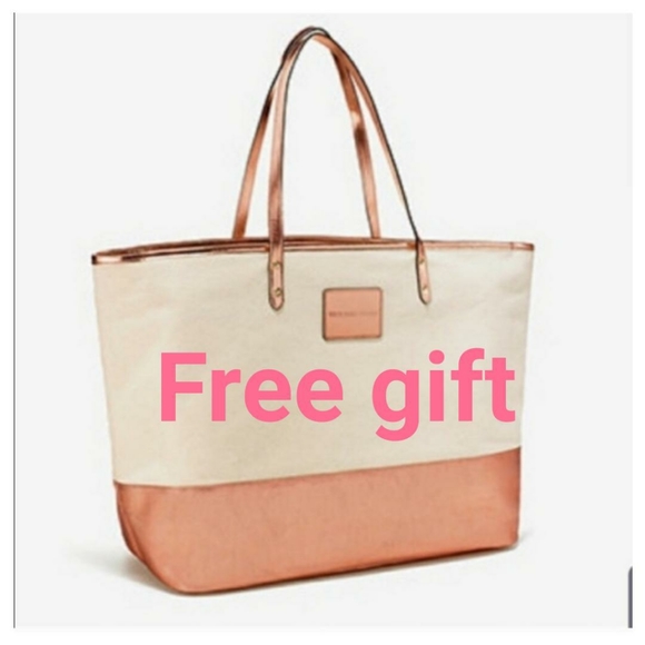 BEAUTIFUL MICHAEL KORS WALLET - Picture 6 of 6